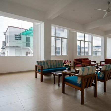 Hotel Oviya Vavuniya Luaran gambar
