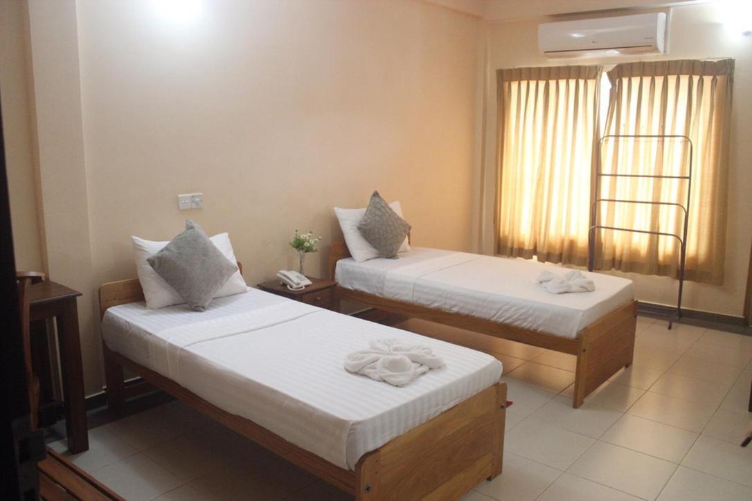 Hotel Oviya Vavuniya Luaran gambar