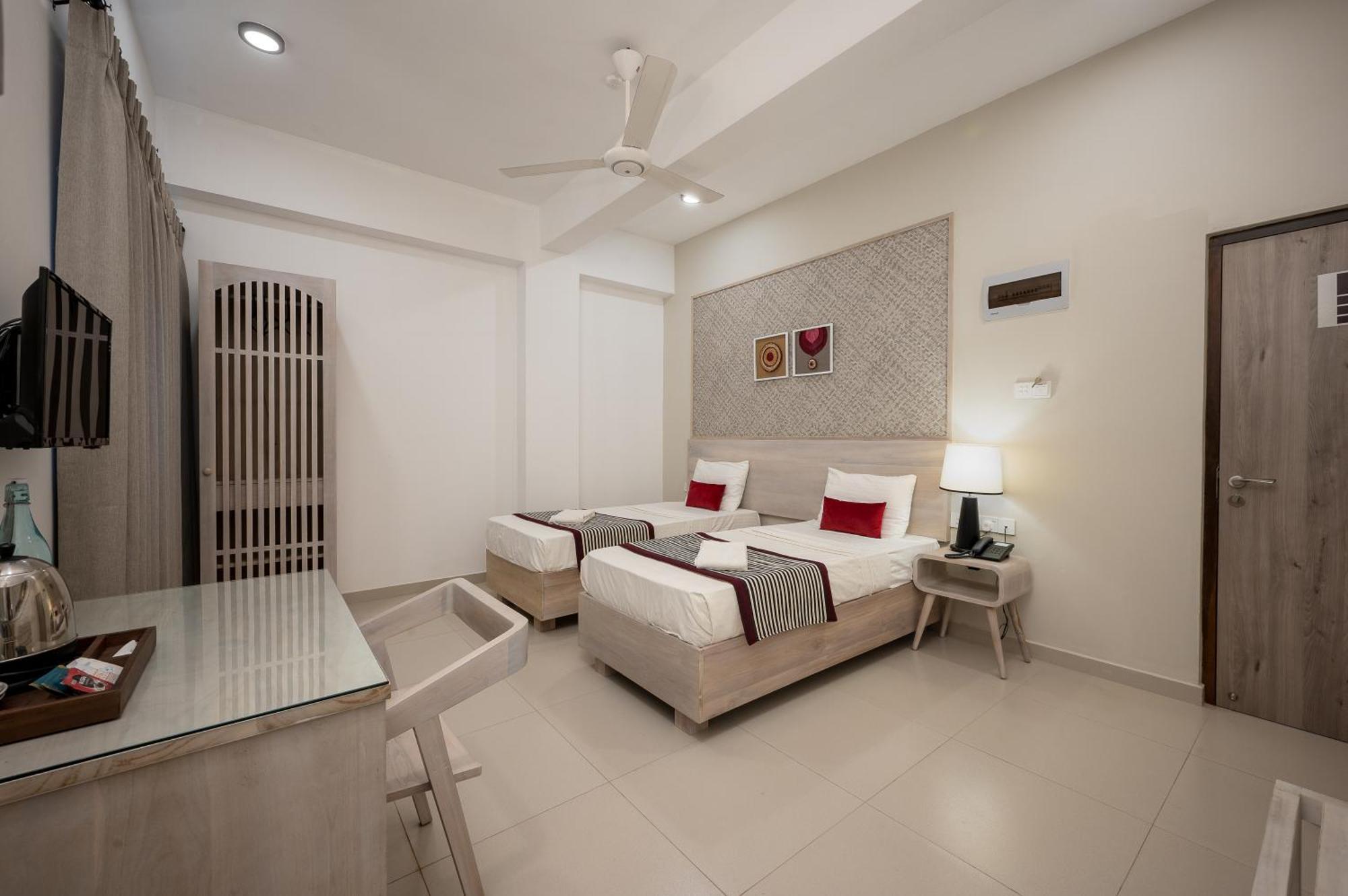 Hotel Oviya Vavuniya Luaran gambar