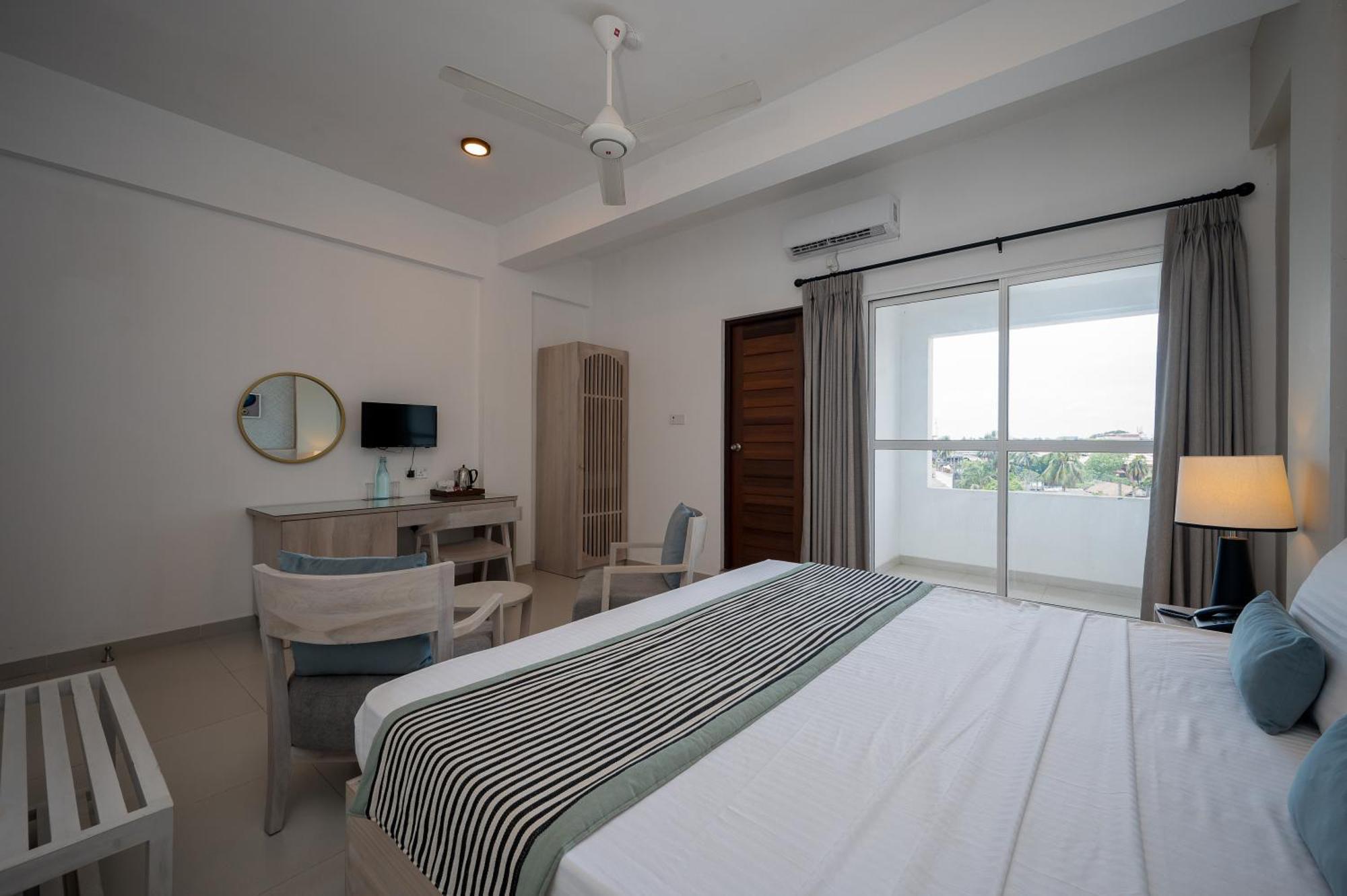 Hotel Oviya Vavuniya Luaran gambar