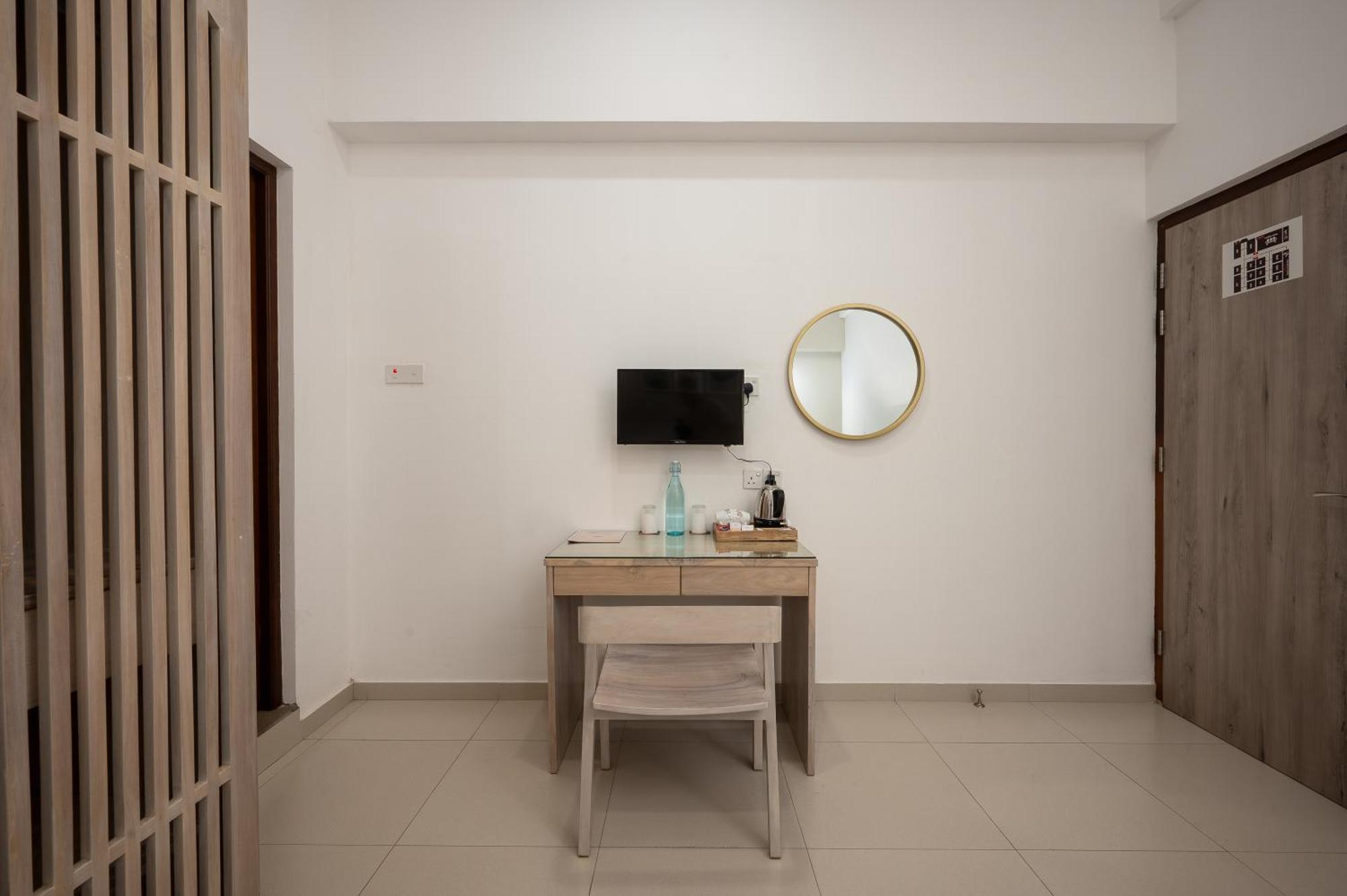 Hotel Oviya Vavuniya Luaran gambar