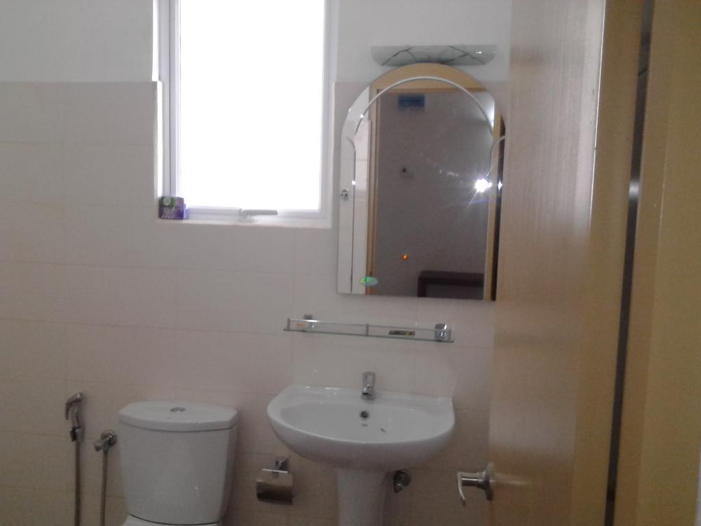 Hotel Oviya Vavuniya Luaran gambar