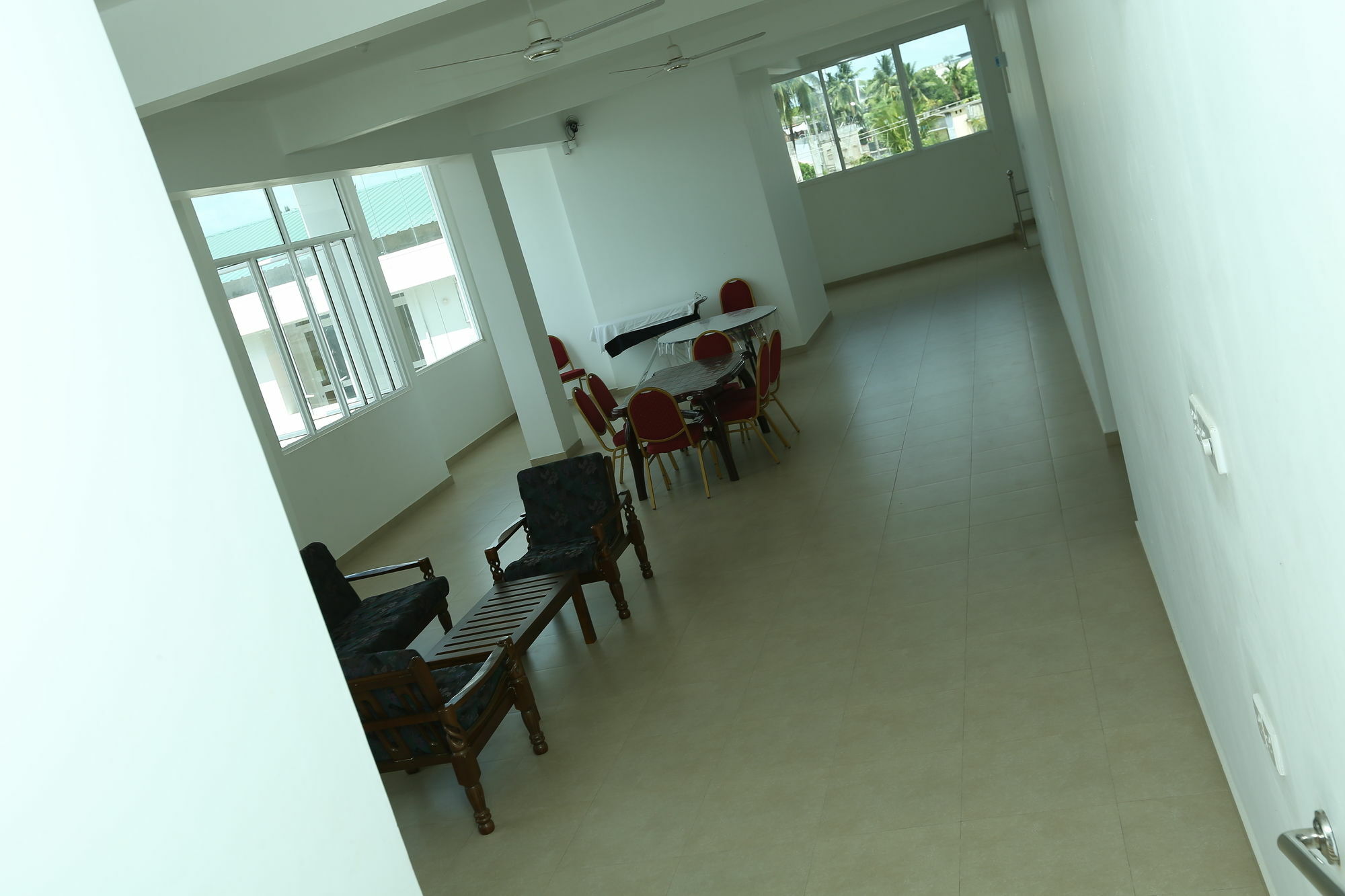 Hotel Oviya Vavuniya Luaran gambar