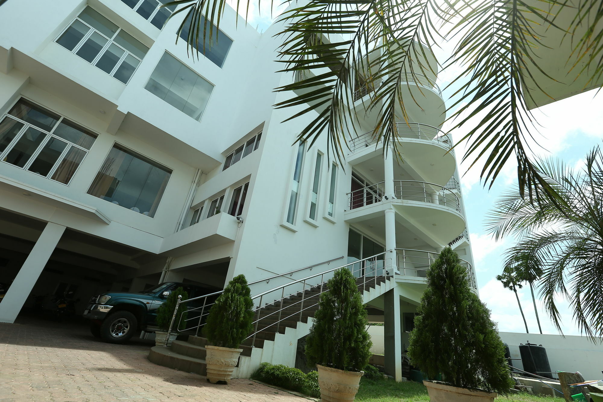 Hotel Oviya Vavuniya Luaran gambar