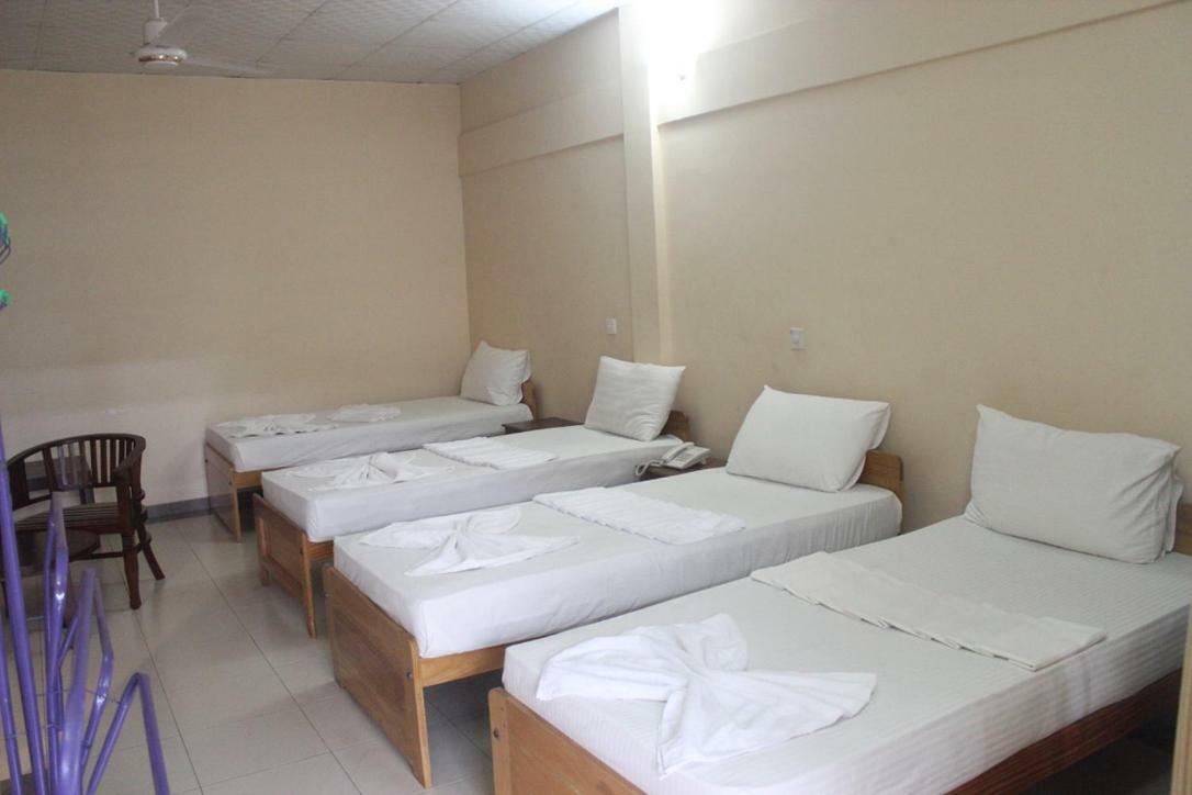 Hotel Oviya Vavuniya Luaran gambar
